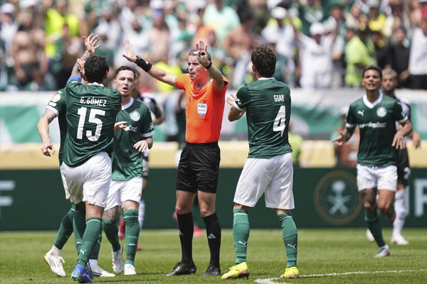 Wasit Laga Chelsea vs Fluminense Terungkap: The Blues Punya Kenangan Buruk
